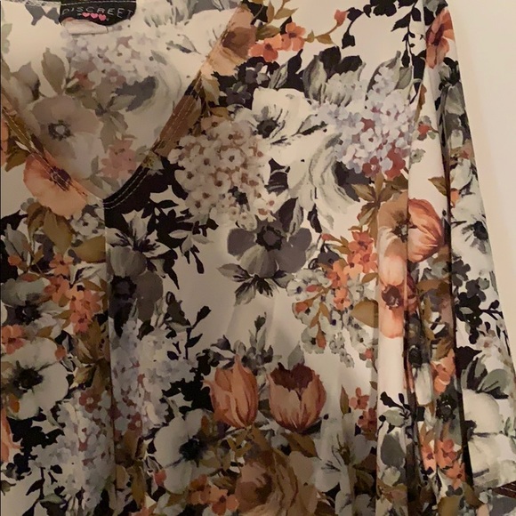 Top - Picture 2 of 5